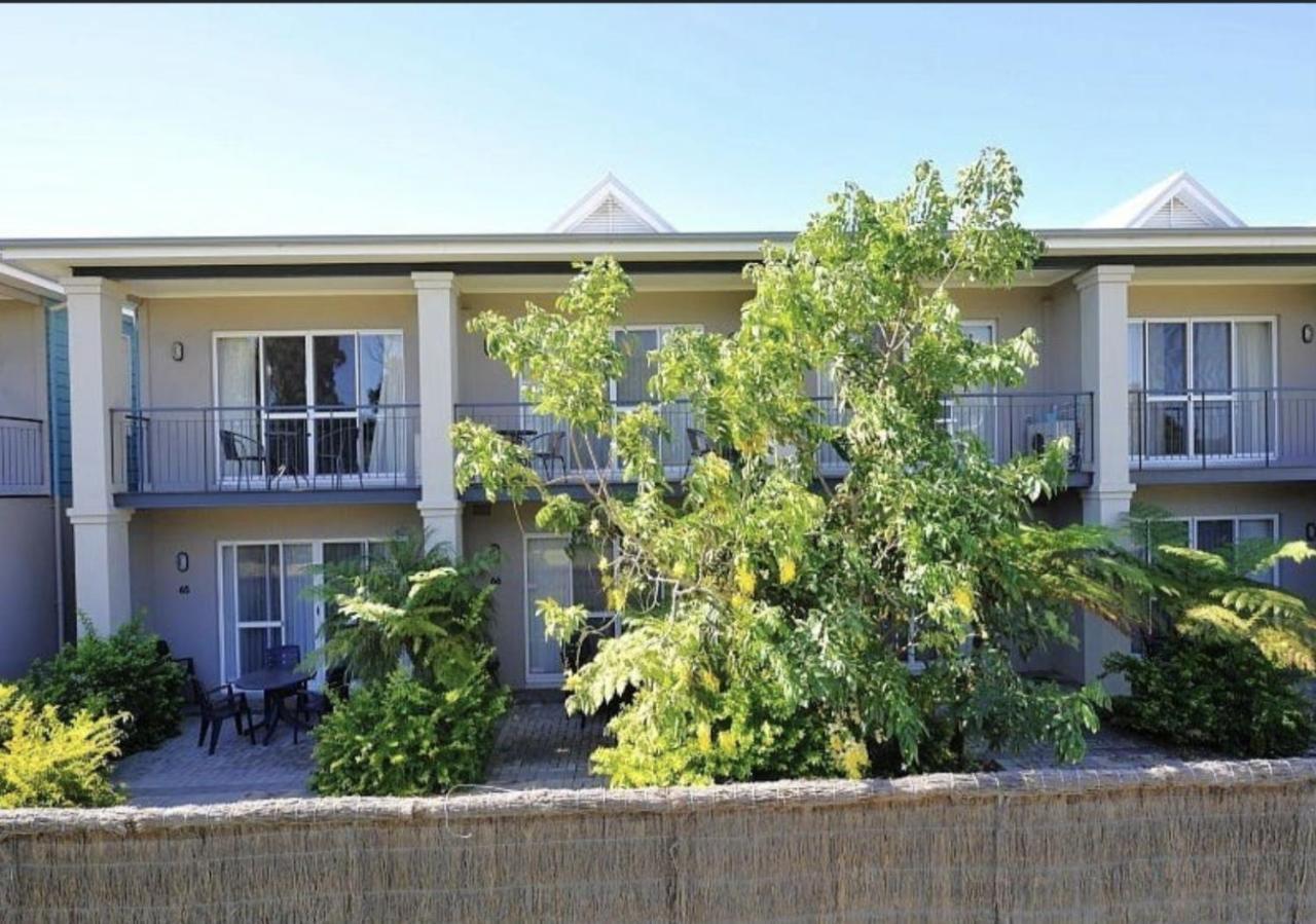 Studio Apartment With Queen Bed In Apollo Quay Mandurah Exterior photo