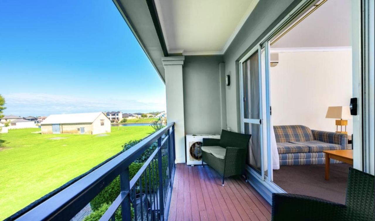 Studio Apartment With Queen Bed In Apollo Quay Mandurah Exterior photo